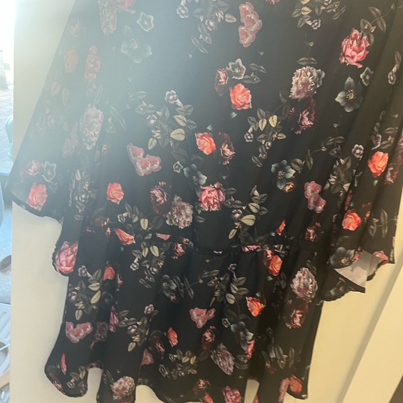 Torrid V Neck Faux Wrap Floral Shirt - Picture 5 of 5